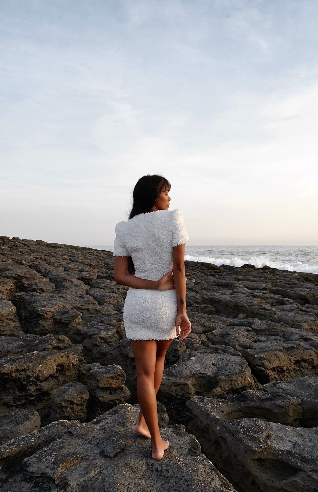 WHITE FLOWERS SHORT DRESS