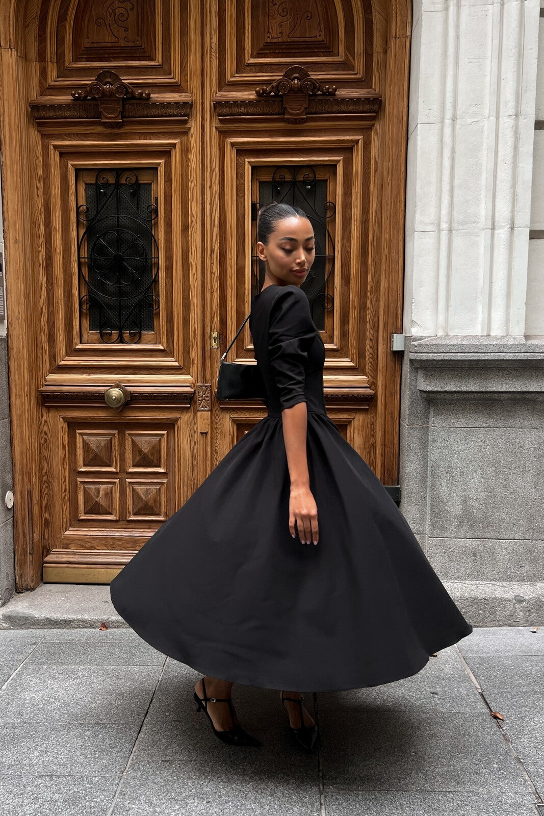 BLACK MIDI DRESS - Main Image