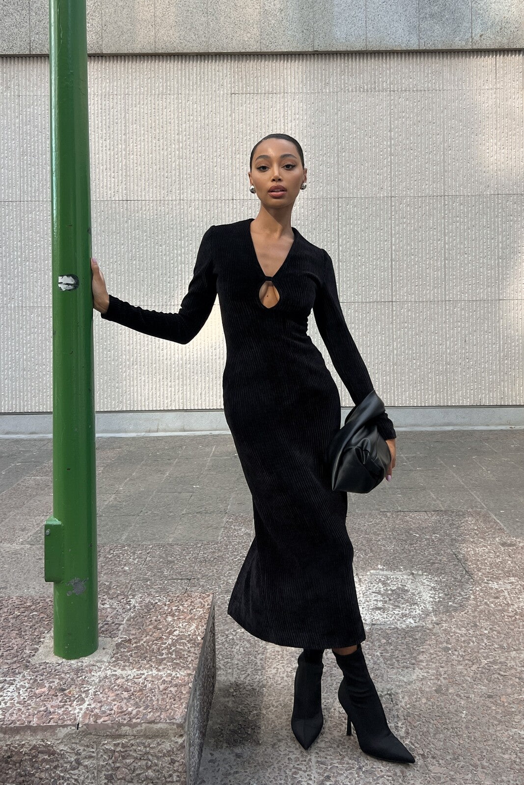 BLACK LONG SLEEVE KNIT DRESS