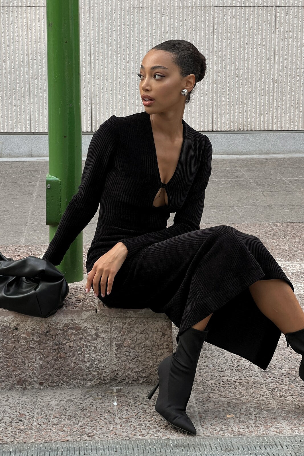 BLACK LONG SLEEVE KNIT DRESS