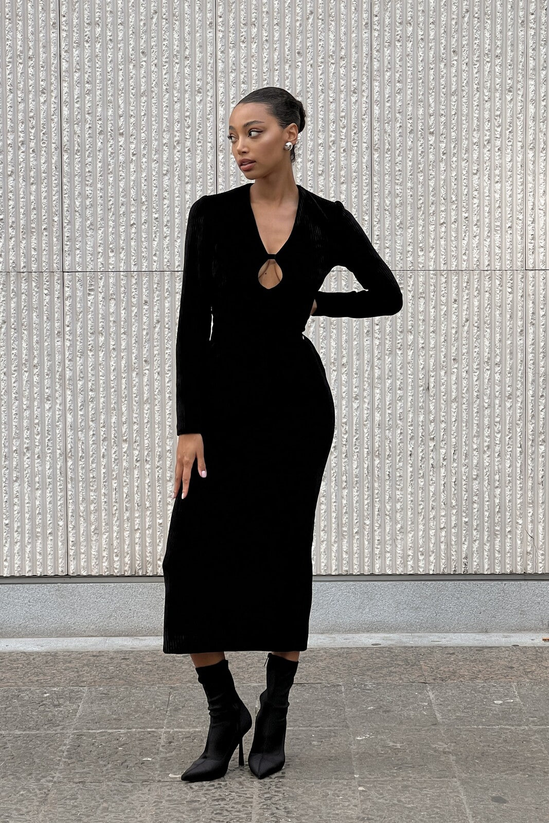 BLACK LONG SLEEVE KNIT DRESS