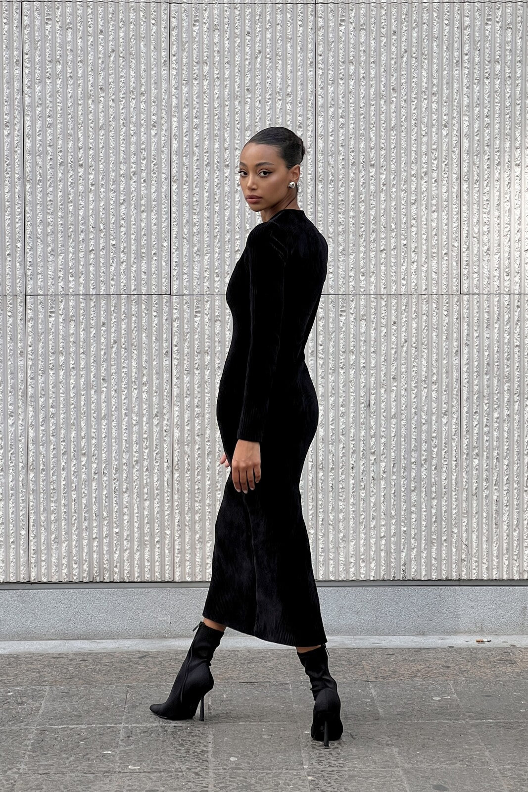 BLACK LONG SLEEVE KNIT DRESS