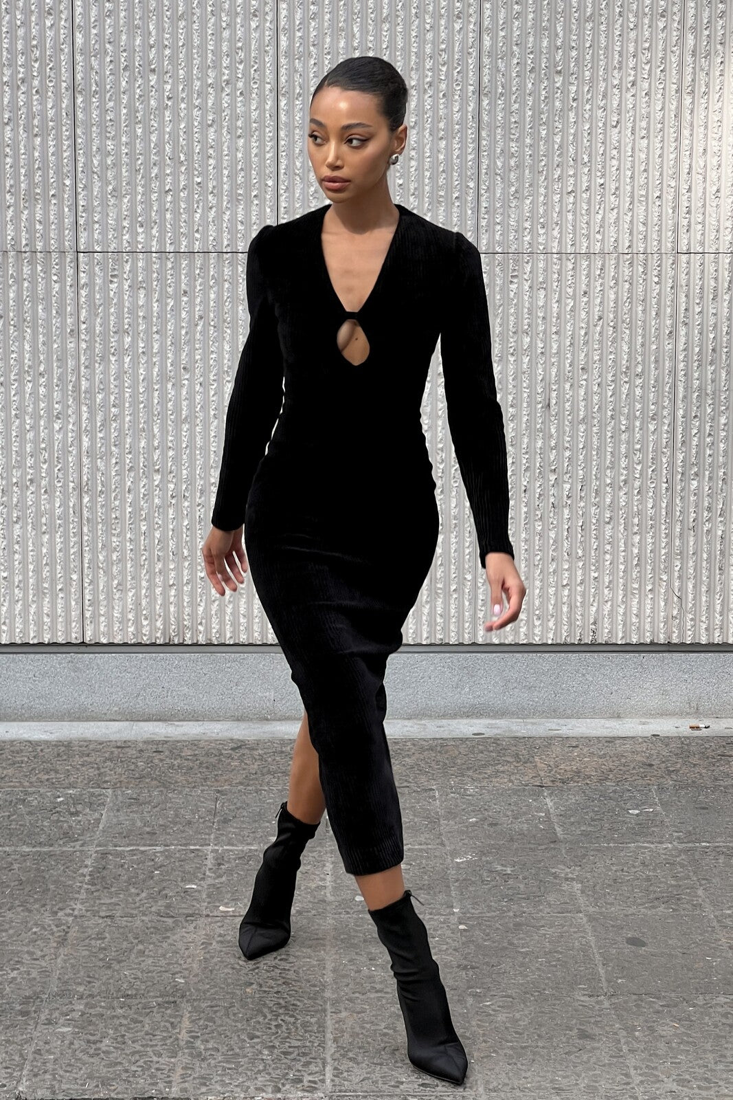 BLACK LONG SLEEVE KNIT DRESS