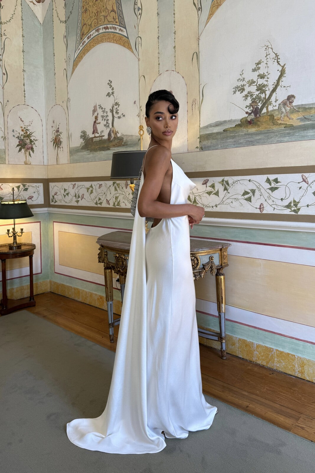 the dress How to see BOTH ways (Black & Blue or White & Gold) | Toy Life Enhances the figure and adds texture High Slit Design Trash the dress - Wikipedia