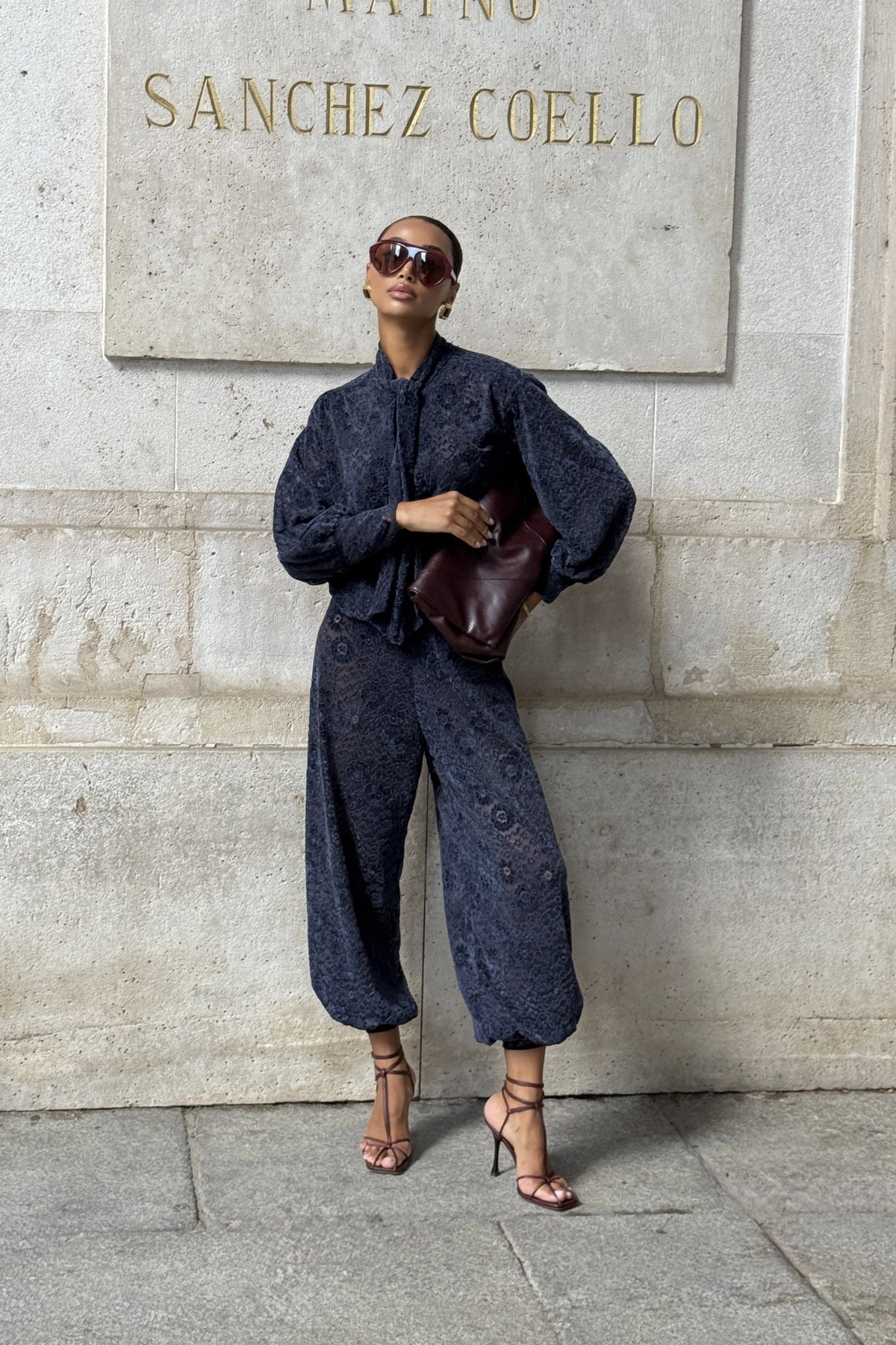 BLUSA IN PIZZO BLU NAVY CON FIOCCO