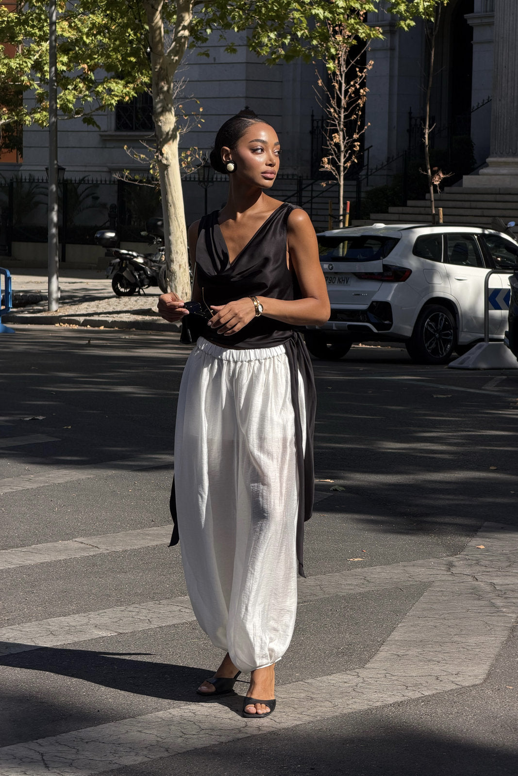 WHITE BALLOON TROUSERS