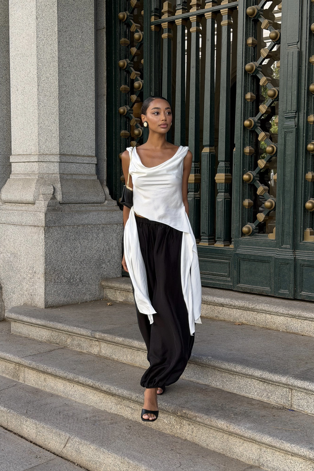 BLACK BALLOON TROUSERS