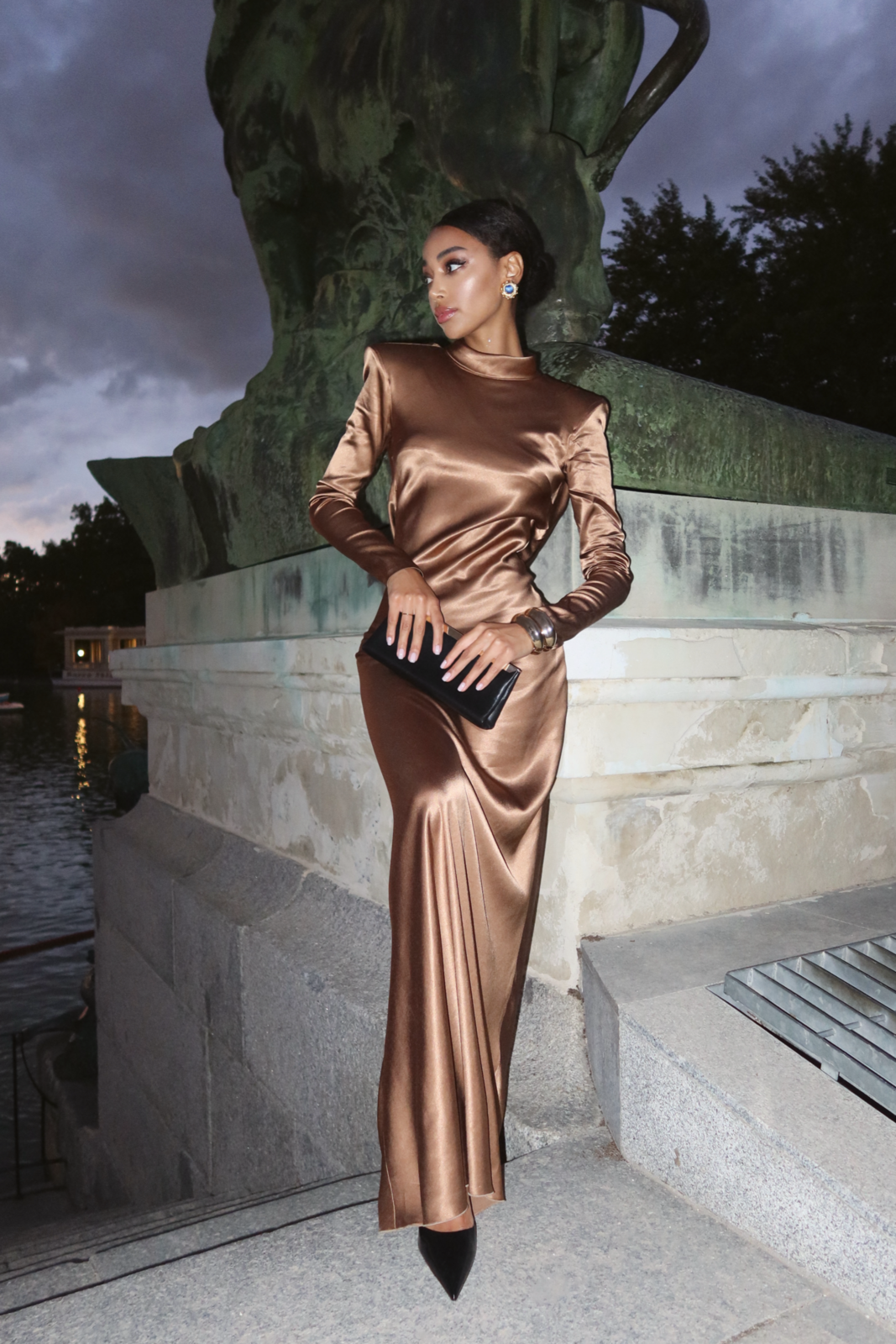 golden brown dress The form BROWN DRESS WITH A COLLAR