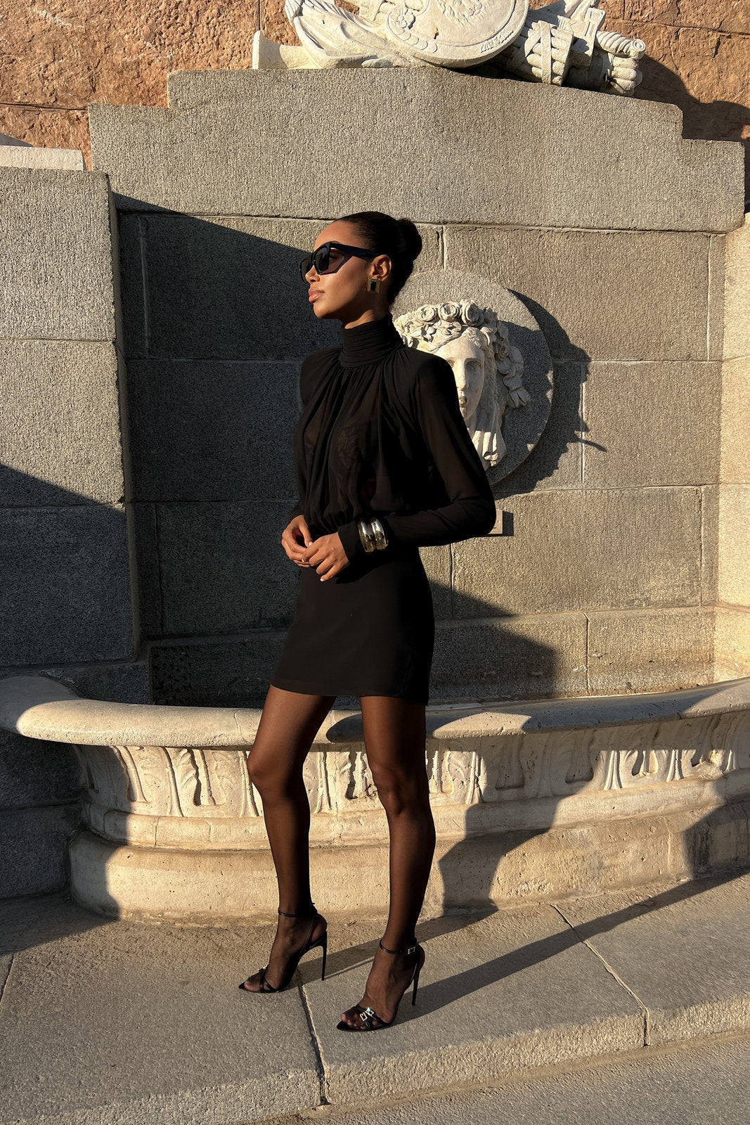 ROBE COURTE NOIRE EN GEORGETTE