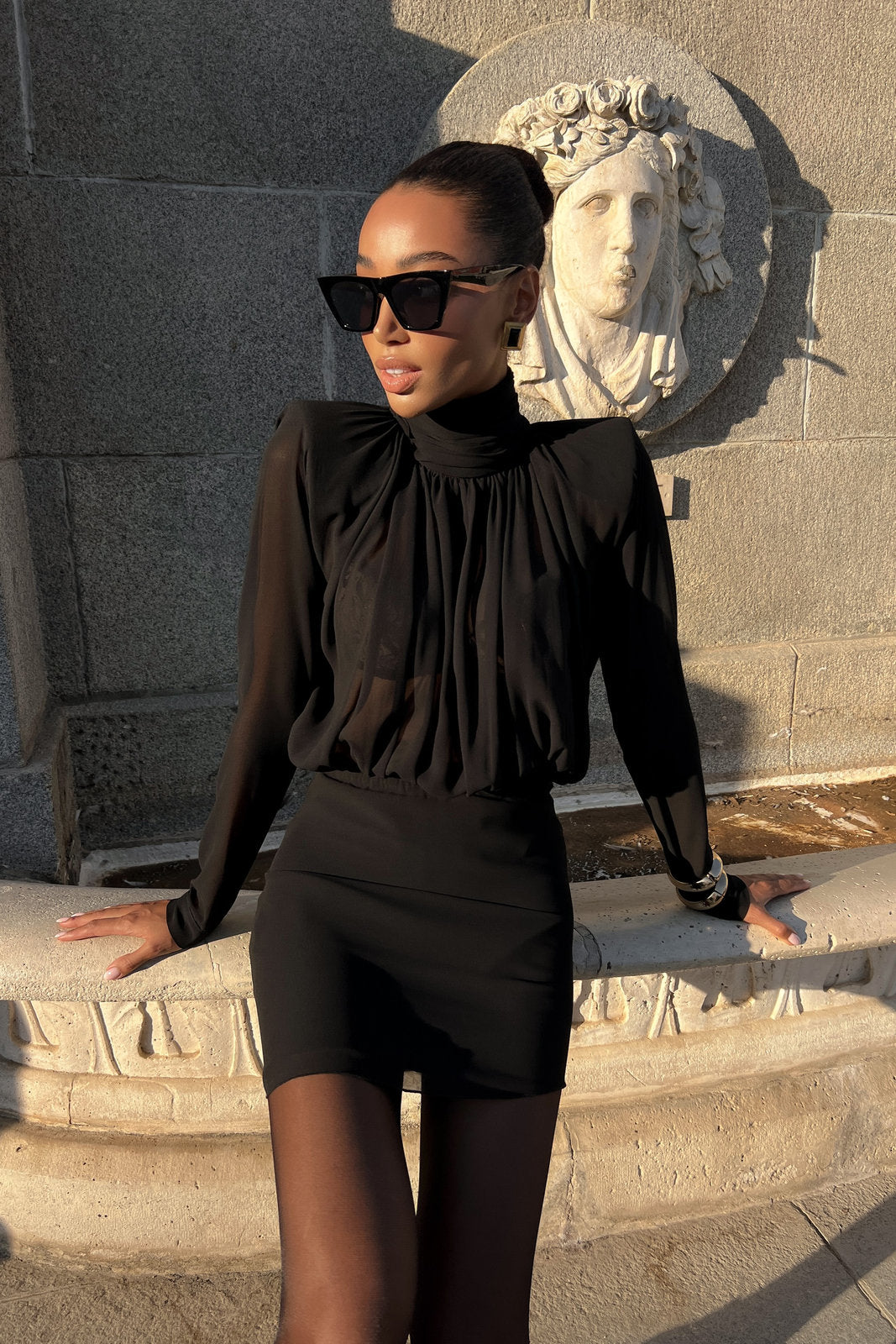 ROBE COURTE NOIRE EN GEORGETTE