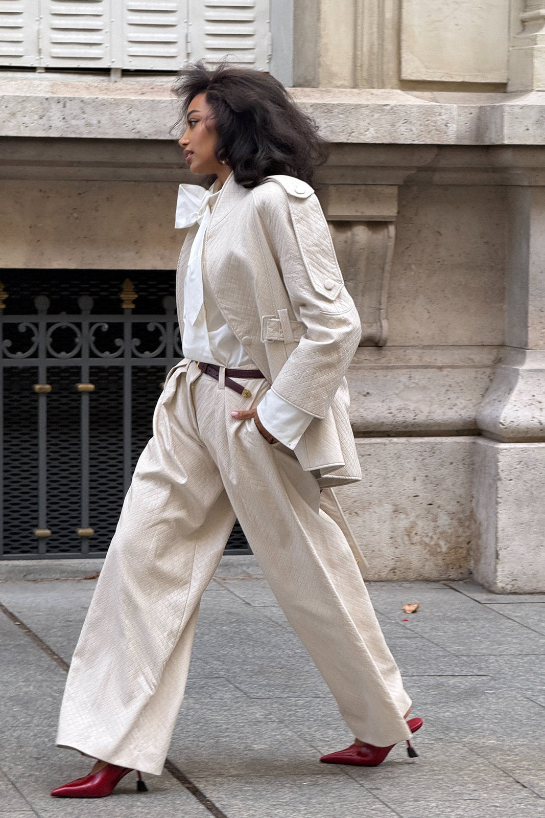 BLAZER TRENCH BEGE CLARO COM CINTO
