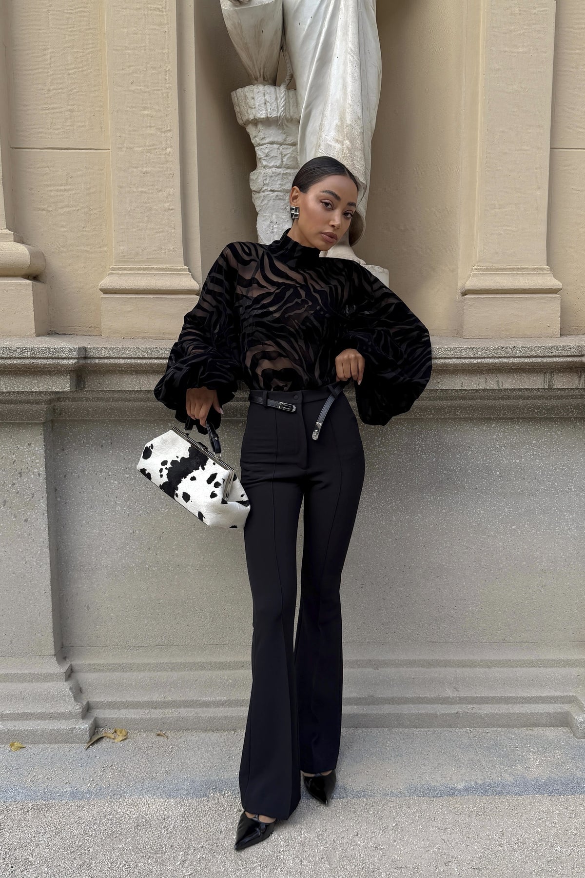 CALÇA PRETA BOCA DE SINO