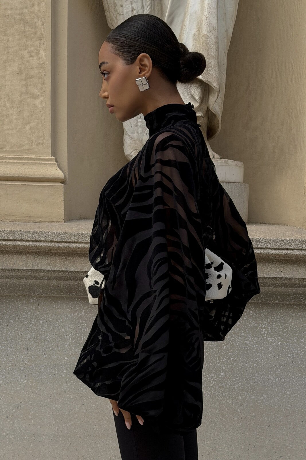 BLUSA PRETA CHIFFON EFEITO DEVORÉ