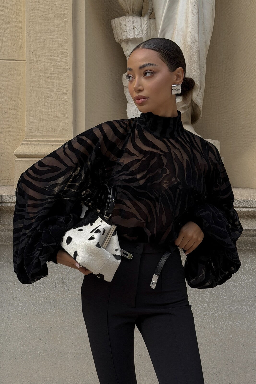 BLUSA PRETA CHIFFON EFEITO DEVORÉ