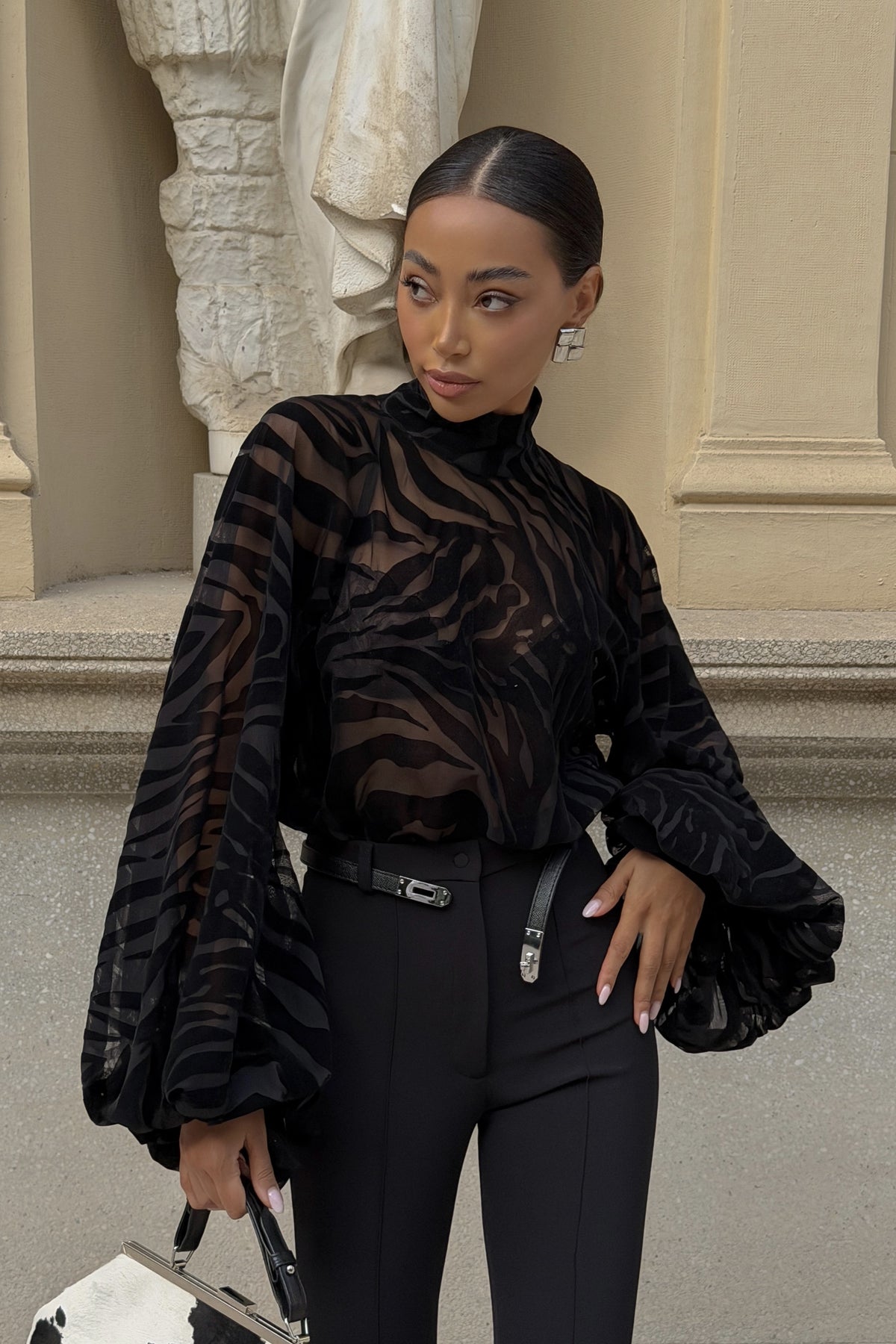 CALÇA PRETA BOCA DE SINO