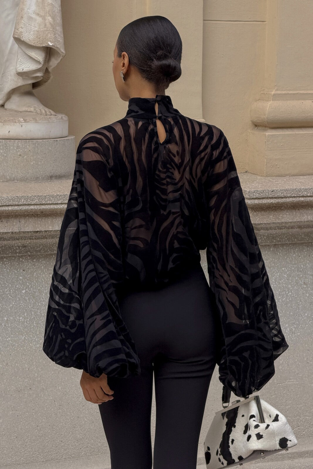 BLUSA PRETA CHIFFON EFEITO DEVORÉ