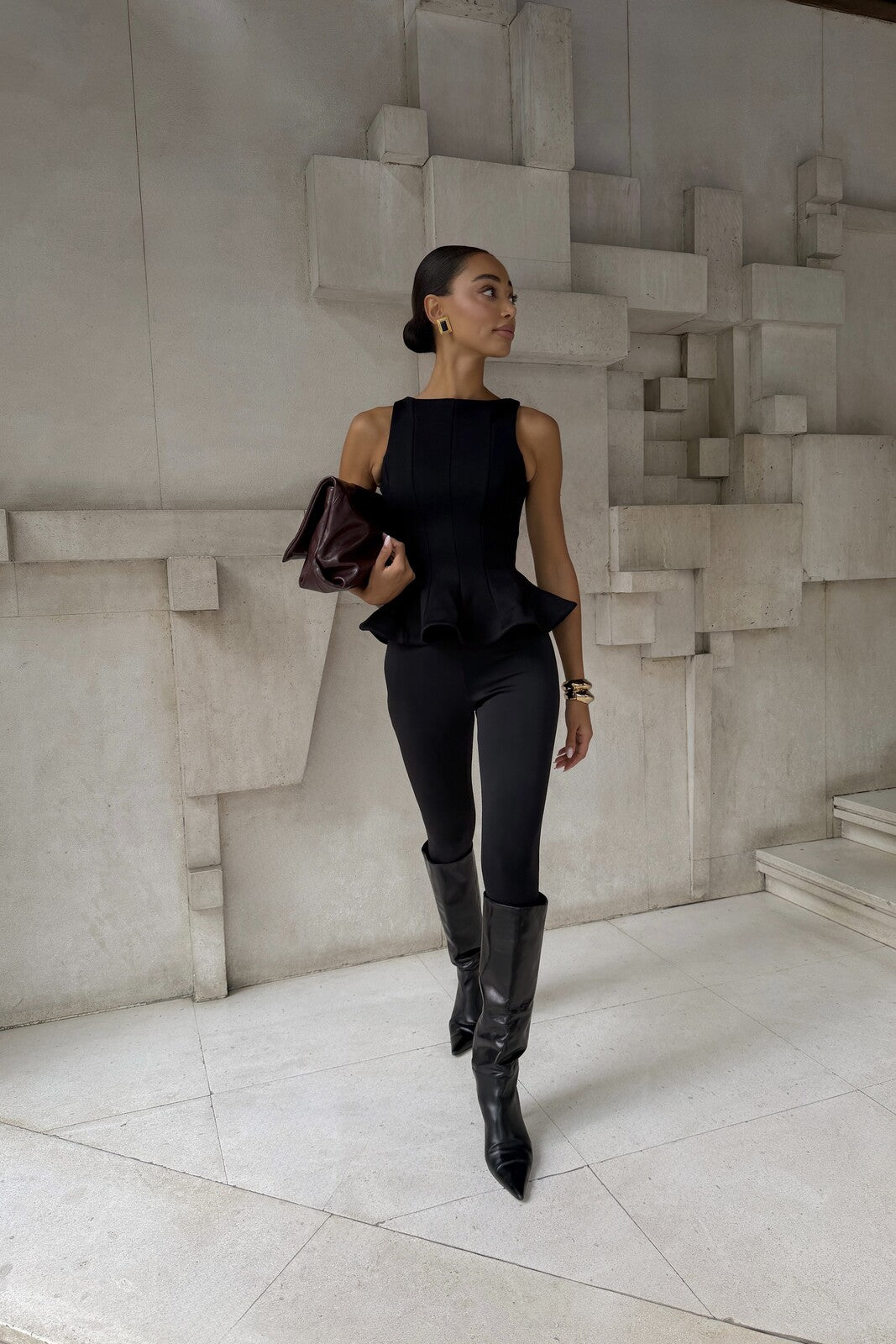 TOP PRETO JUSTO PEPLUM