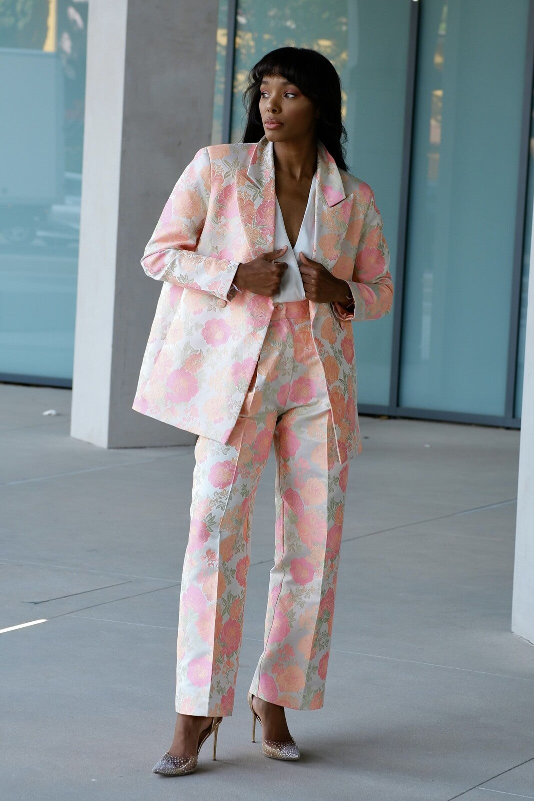 BLAZER OVERSIZE EN JACQUARD ROSA CON ESTAMPADO FLORAL