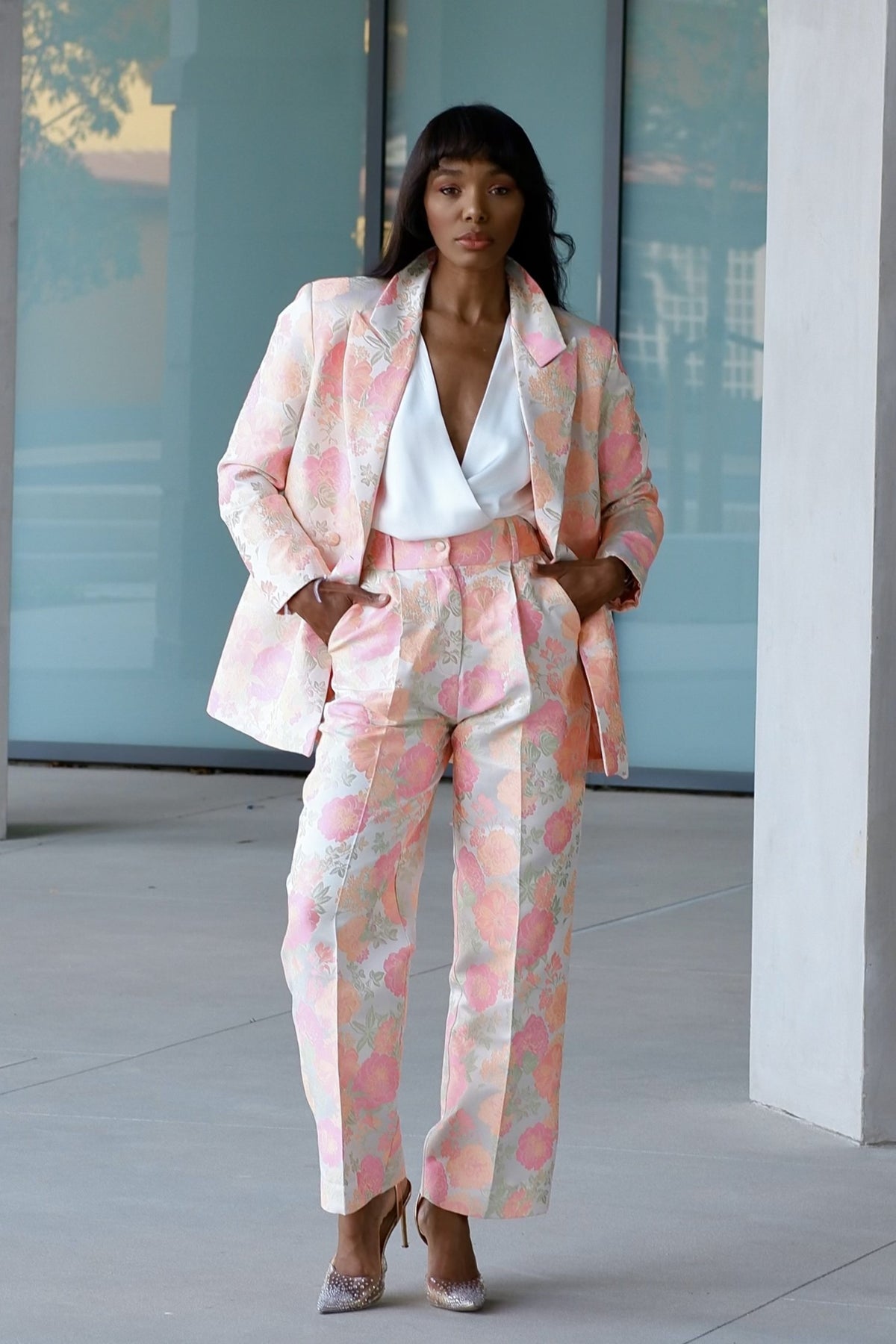 BLAZER OVERSIZE EN JACQUARD ROSA CON ESTAMPADO FLORAL