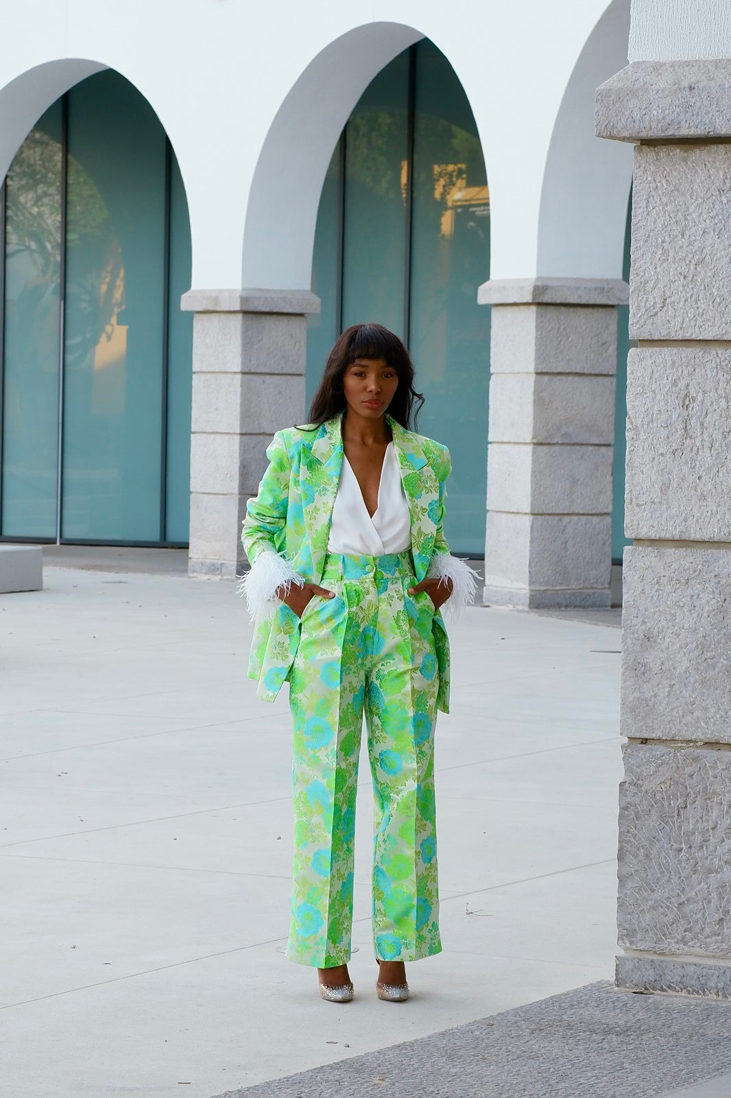 PANTALÓN VERDE CLARO  OVERSIZED CON ESTAMPADO FLORAL JACQUARD OVERSIZE