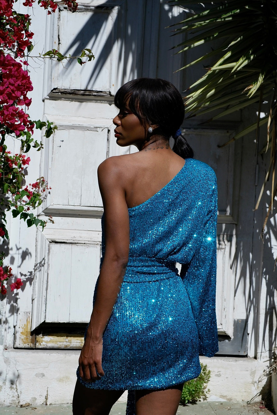 ROBE BLEUE À PAILLETTES