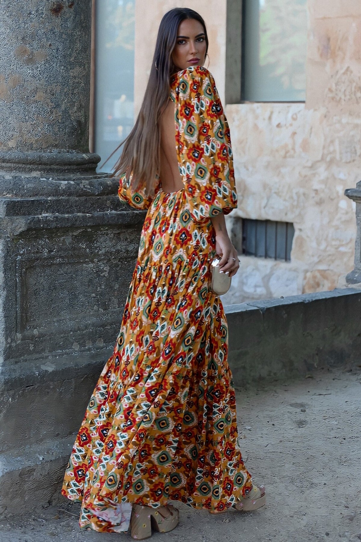 VESTIDO LARANJA COMPRIDO COM ESTAMPADO FLORAL