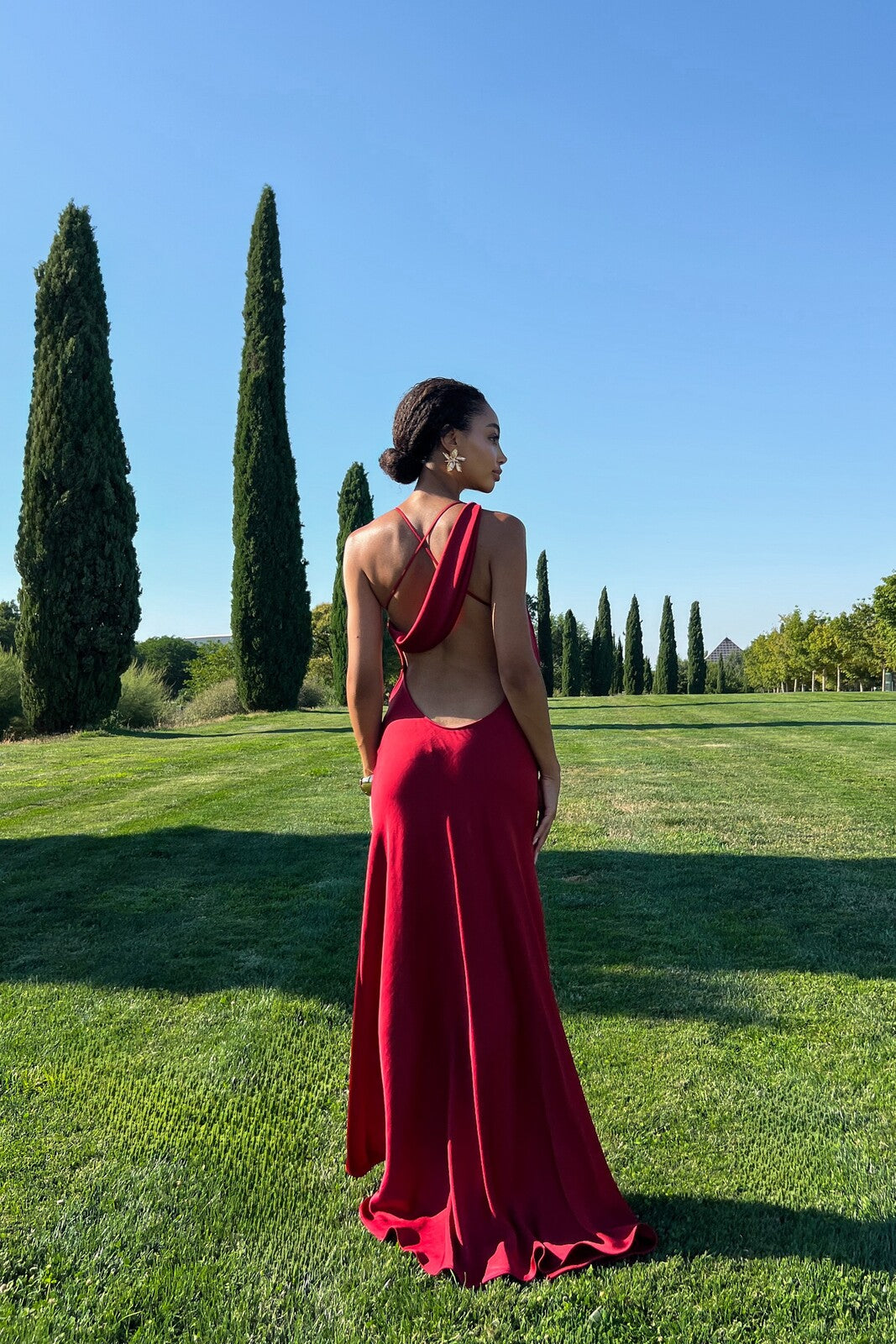 BORDEAUX LONG DRESS WITH SIDE SLIT AND OPEN BACK