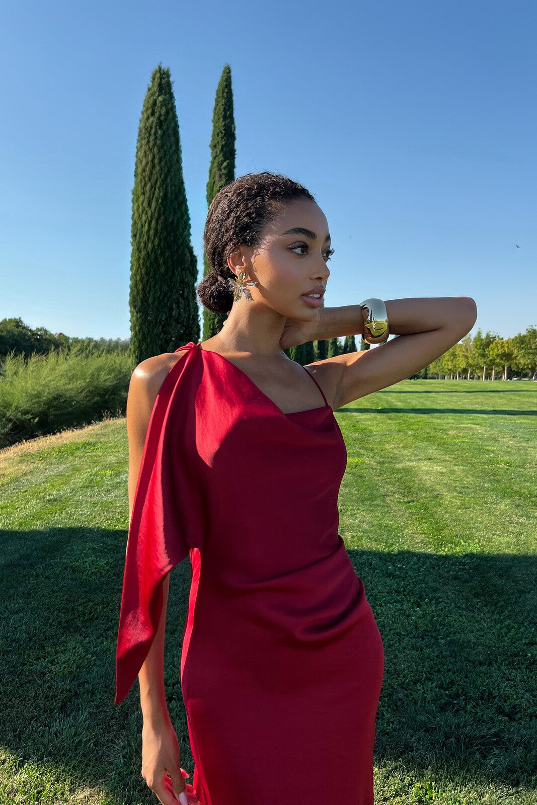 BORDEAUX LONG DRESS WITH SIDE SLIT AND OPEN BACK