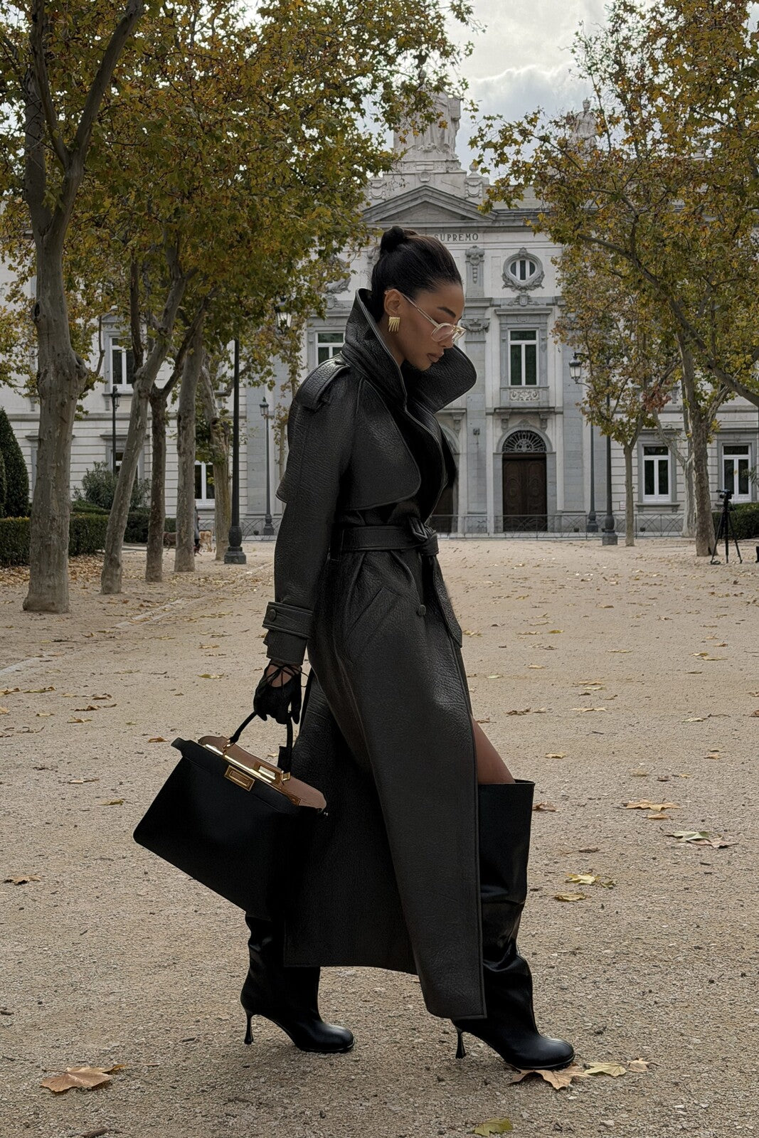 GABARDINA GRIS CON TEXTURA