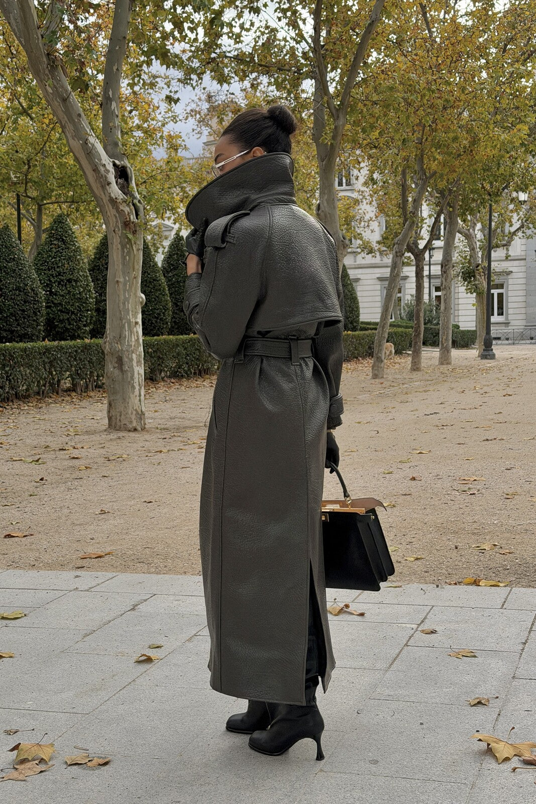 GABARDINA GRIS CON TEXTURA