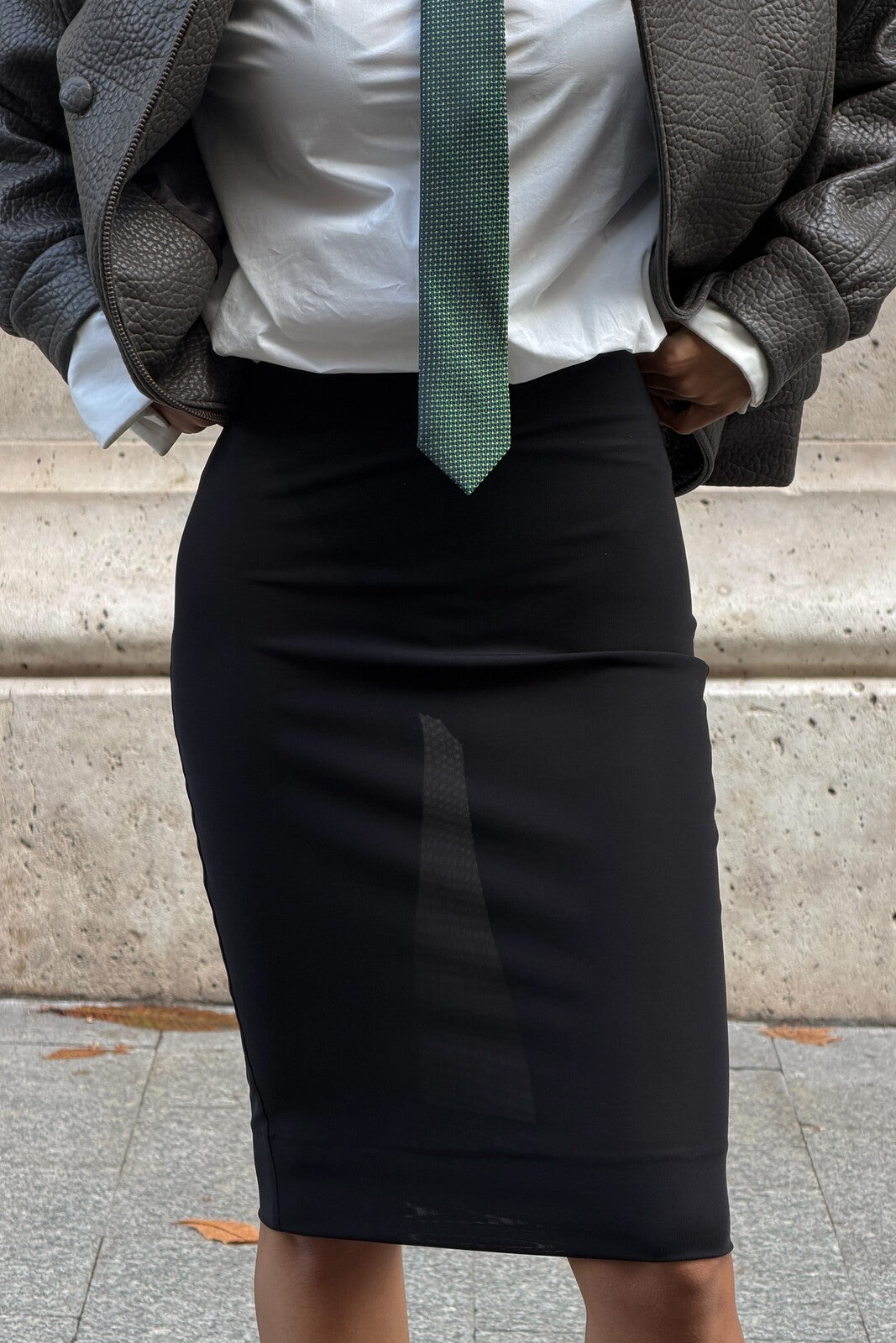 SAIA LÁPIS PRETA TULE