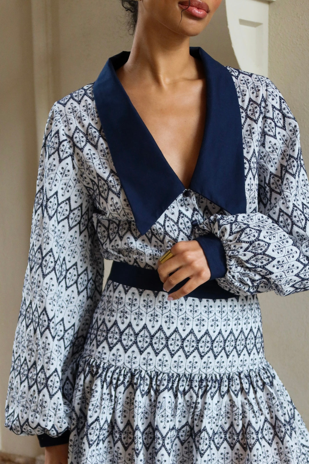 NAVY BLUE BLOUSE CLASSIC PATTERN
