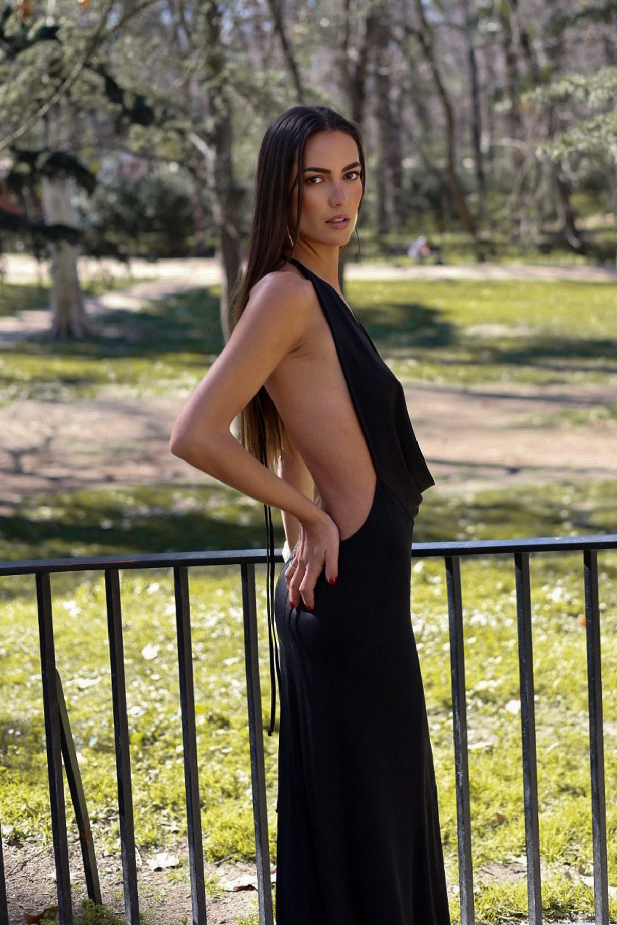 LONG BLACK KNITTED DRESS WITH PLUNGING NECKLINE