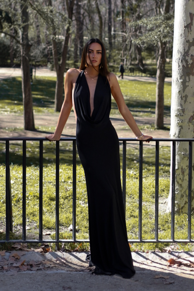 LONG BLACK KNITTED DRESS WITH PLUNGING NECKLINE