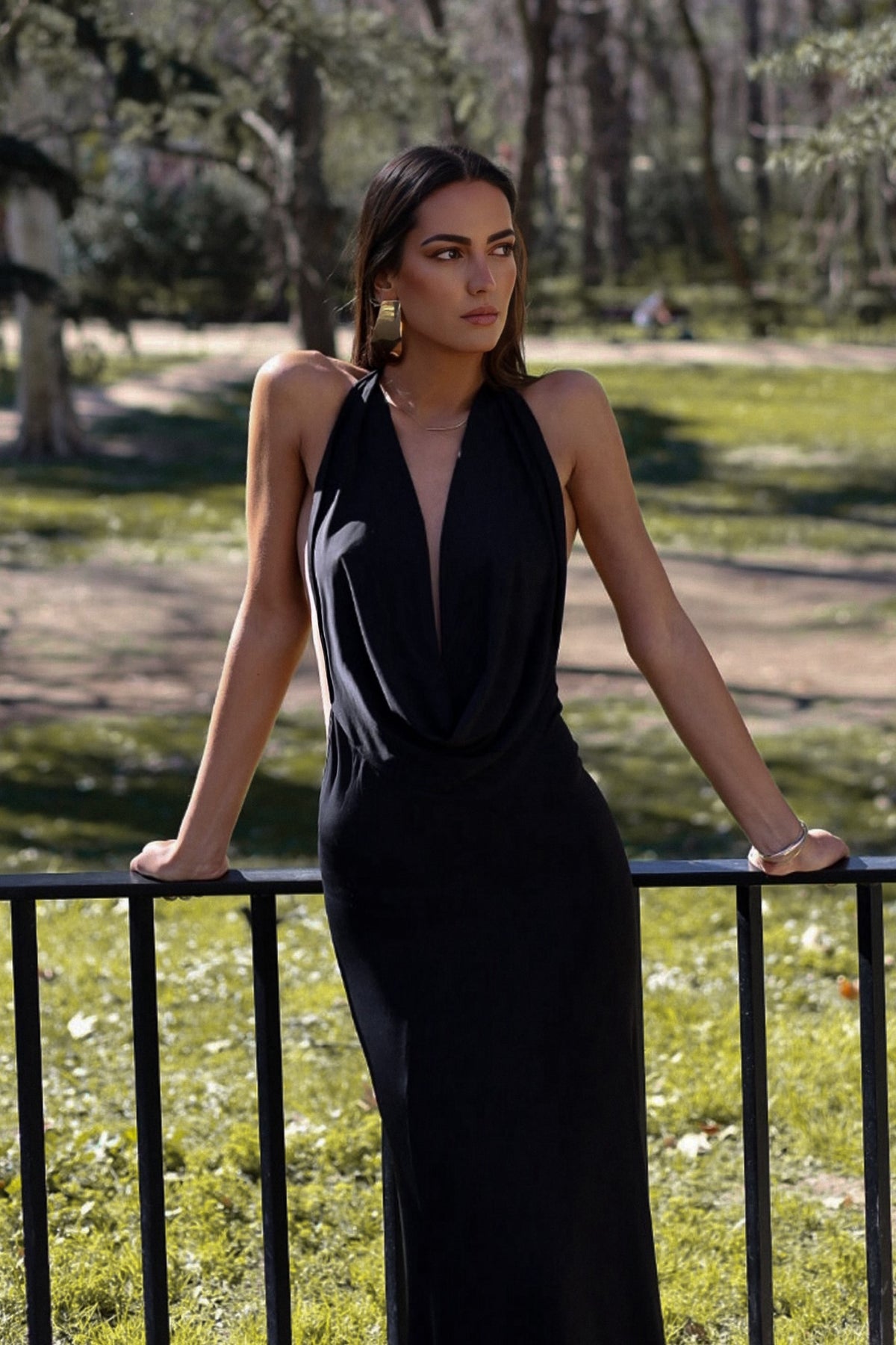 LONG BLACK KNITTED DRESS WITH PLUNGING NECKLINE