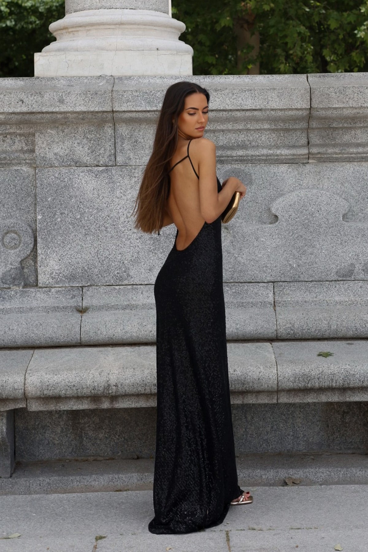ROBE NOIRE À PAILLETTES
