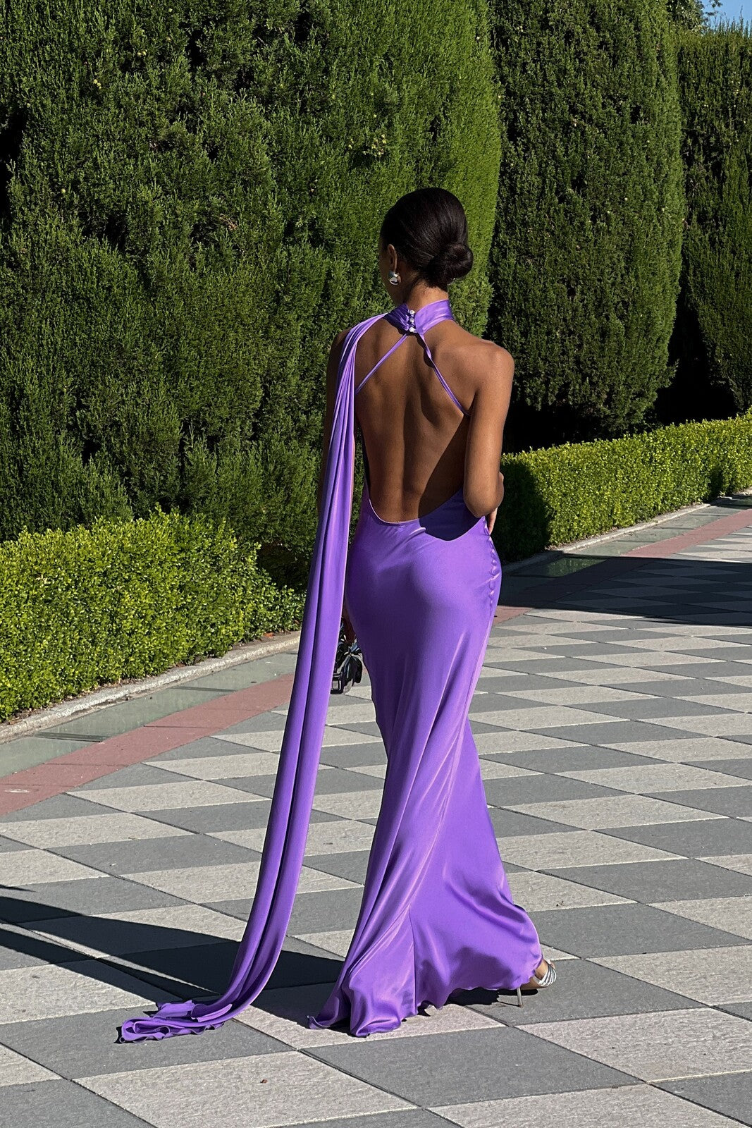 VESTIDO COMPRIDO ROXO COM CAPA