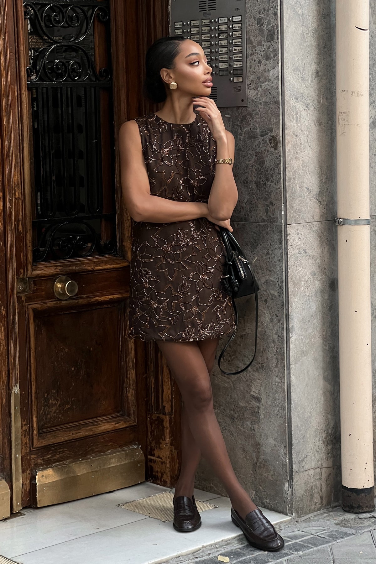 SHORT BROWN DRESS WITH BEADS