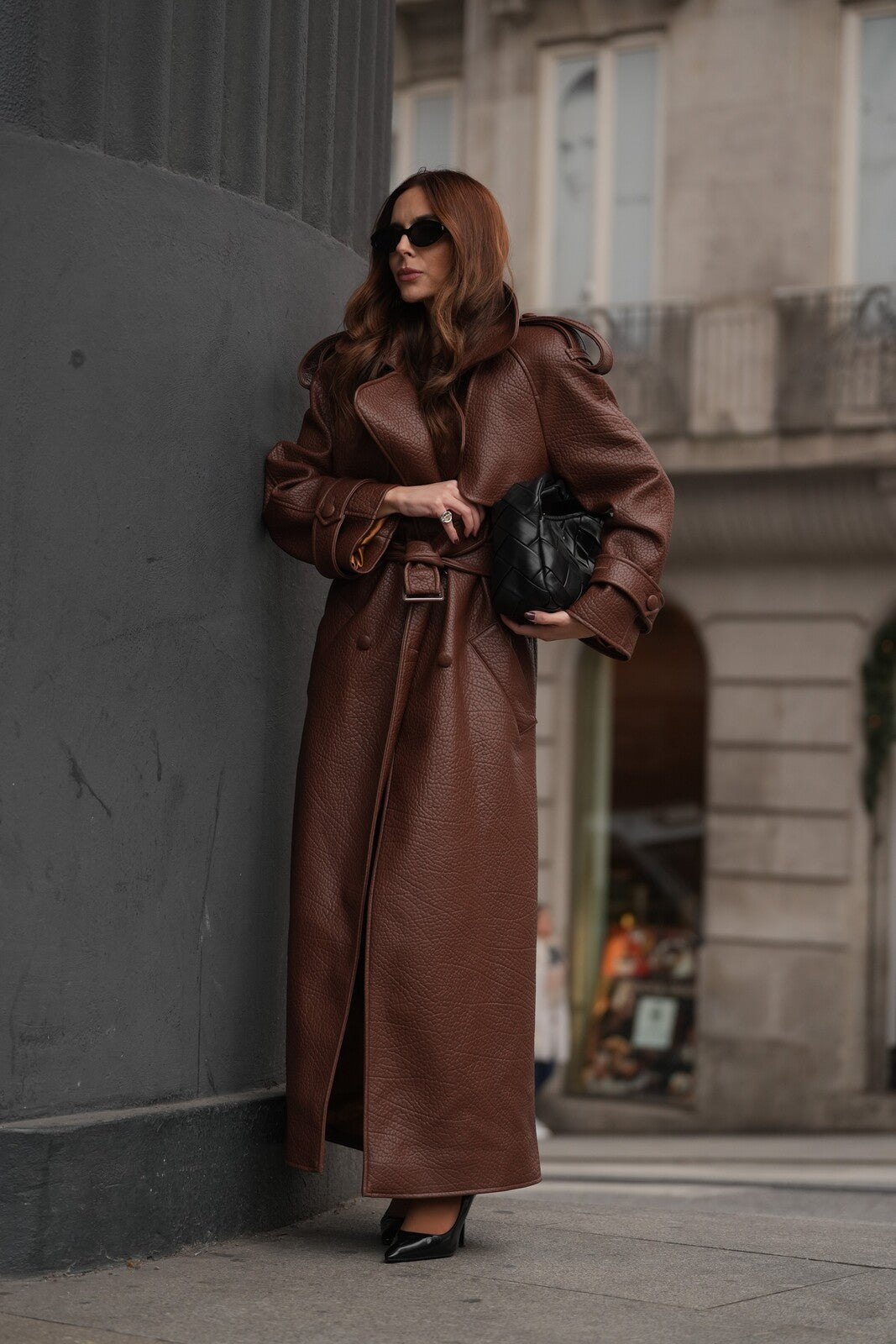 GABARDINA MARRÓN CON TEXTURA
