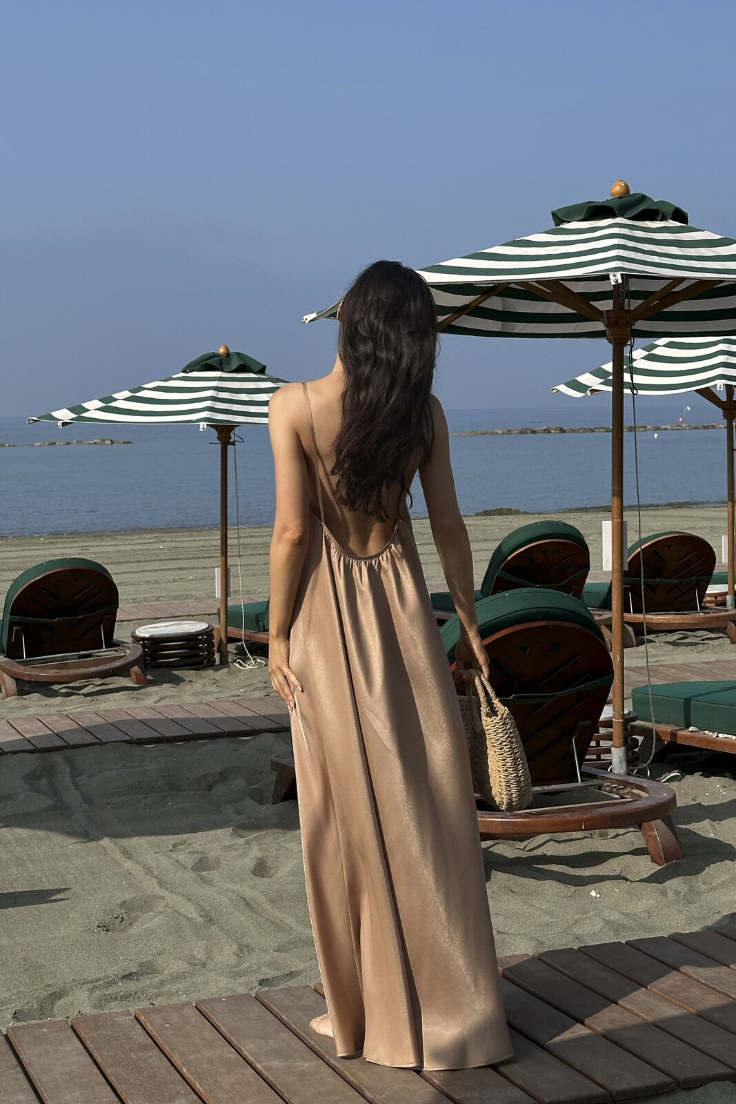 BEIGE FLOWY DRESS WITH SHIMMER - KAO BEIGE FLOWY DRESS WITH SHIMMER - KAO