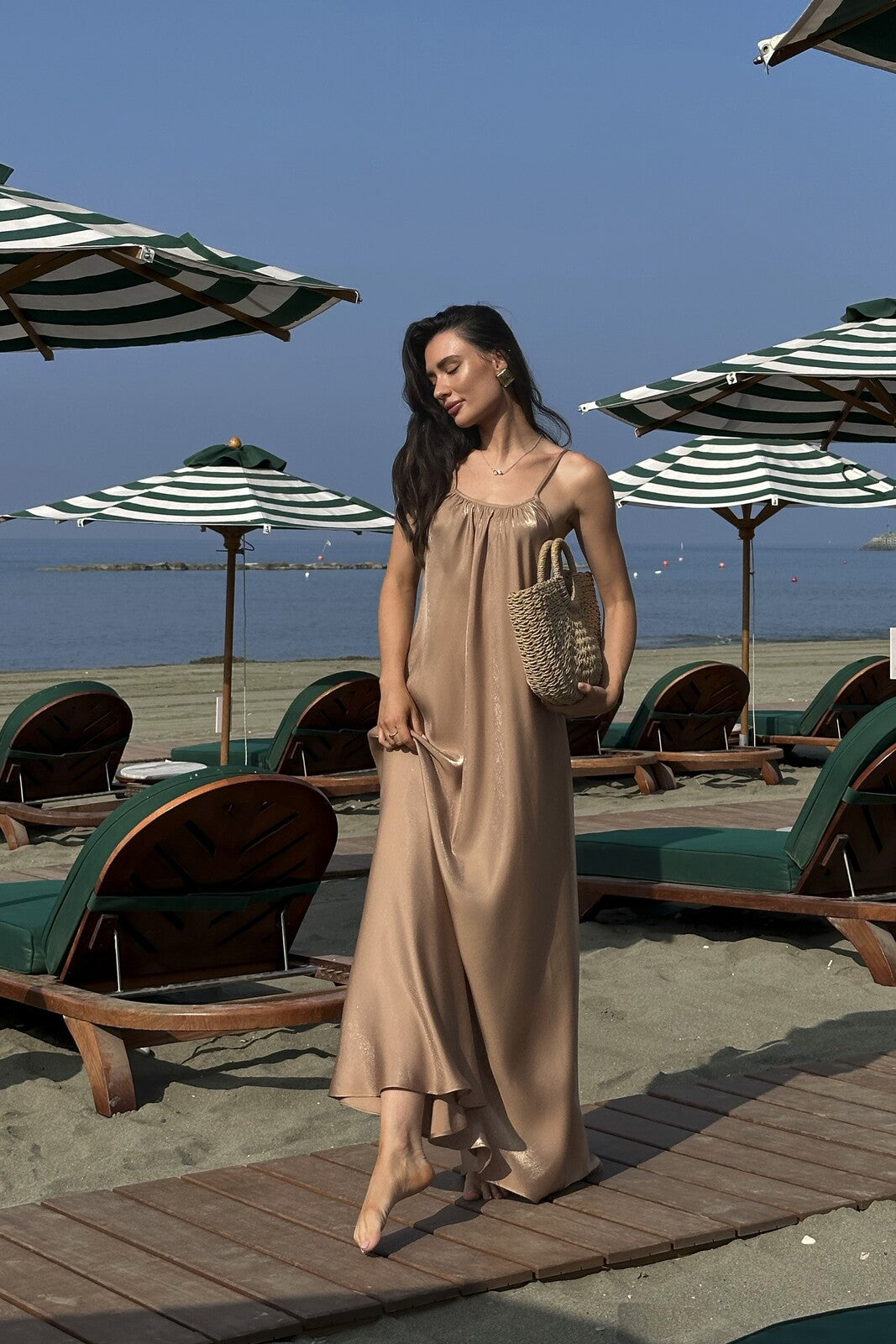 BEIGE FLOWY DRESS WITH SHIMMER - KAO BEIGE FLOWY DRESS WITH SHIMMER - KAO