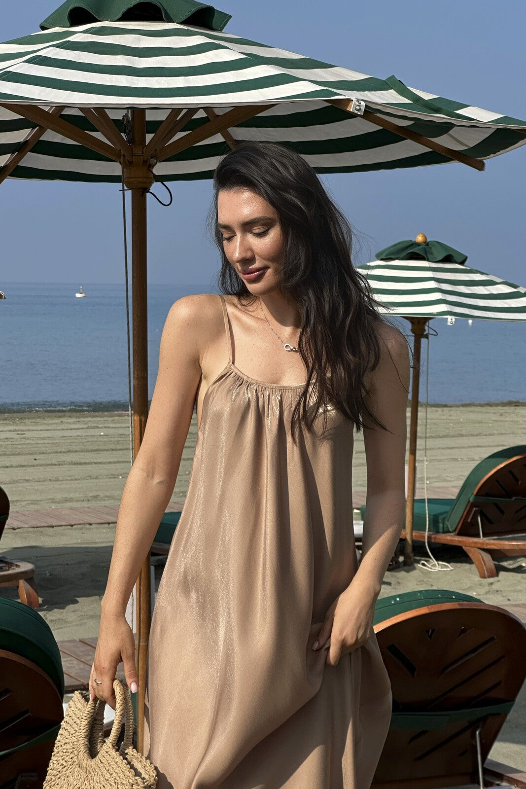 BEIGE FLOWY DRESS WITH SHIMMER - KAO BEIGE FLOWY DRESS WITH SHIMMER - KAO