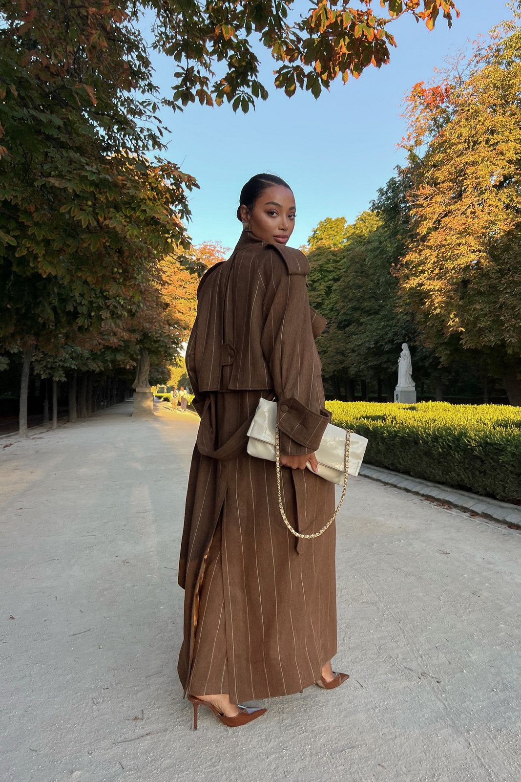 TRENCH MARRON À RAYURES TENNIS