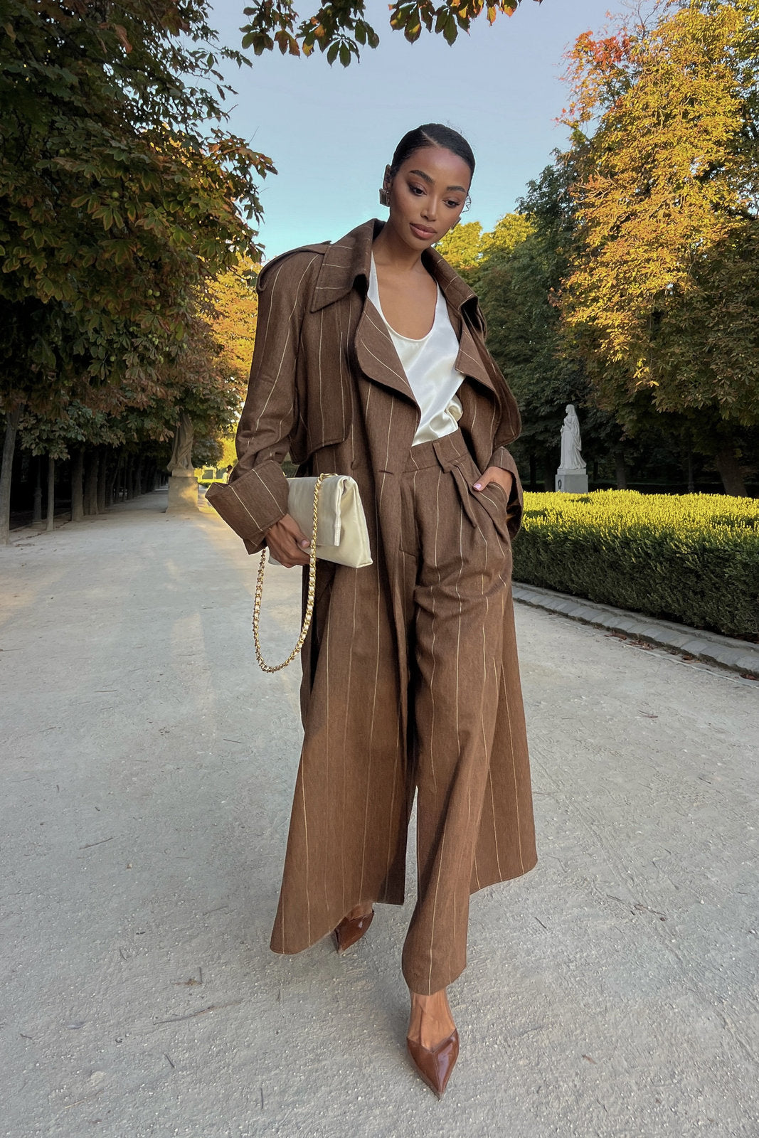 TRENCH MARRON À RAYURES TENNIS