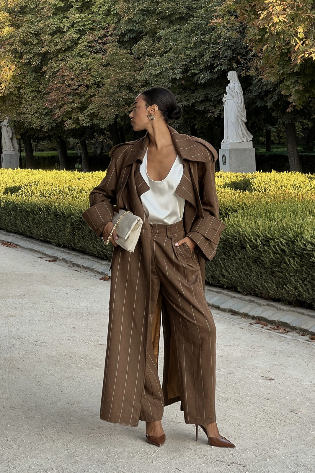 PANTALON MARRON À RAYURES TENNIS
