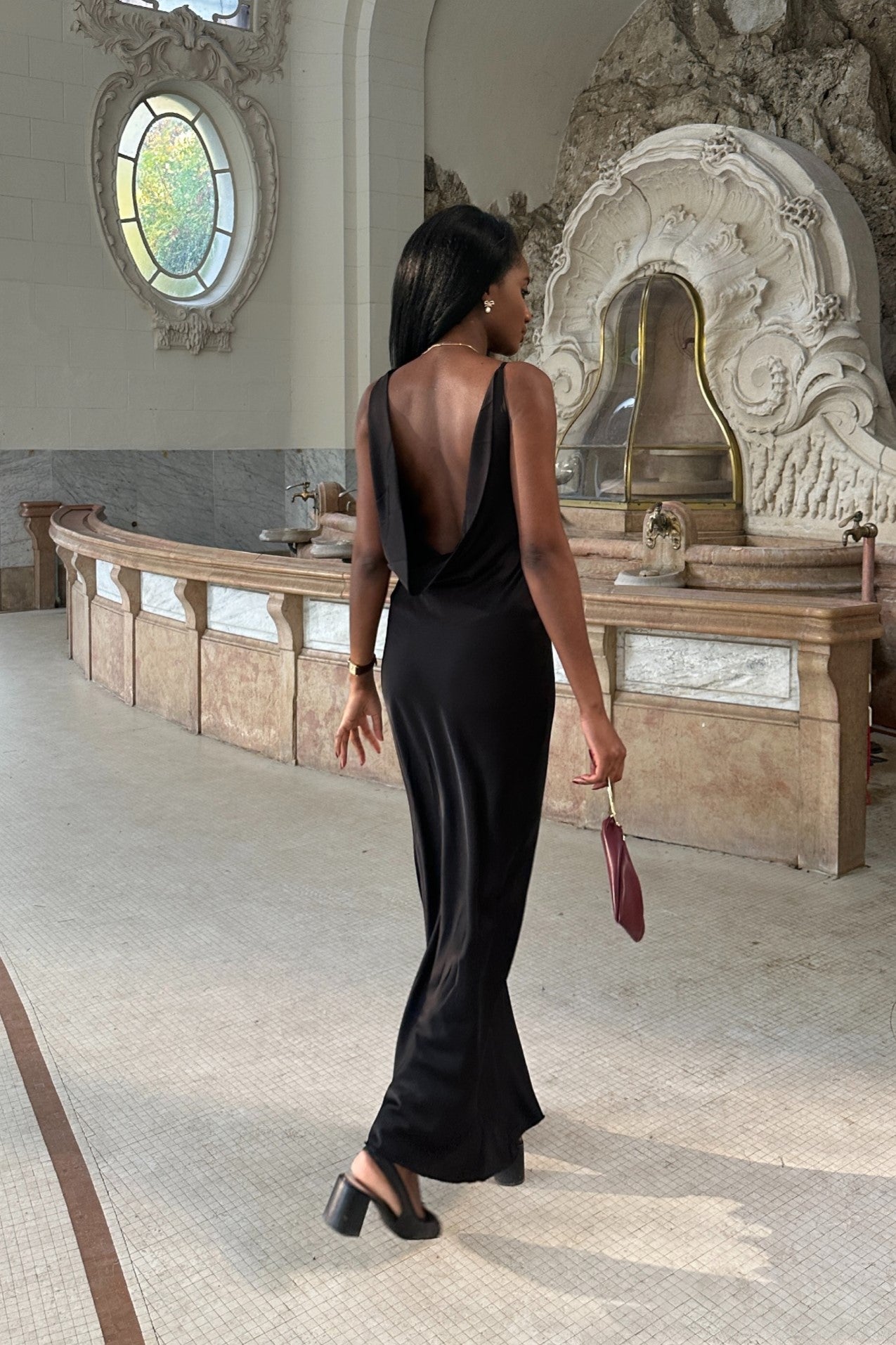 ROBE LONGUE À PAILLETTES NOIRES - KAOÂ