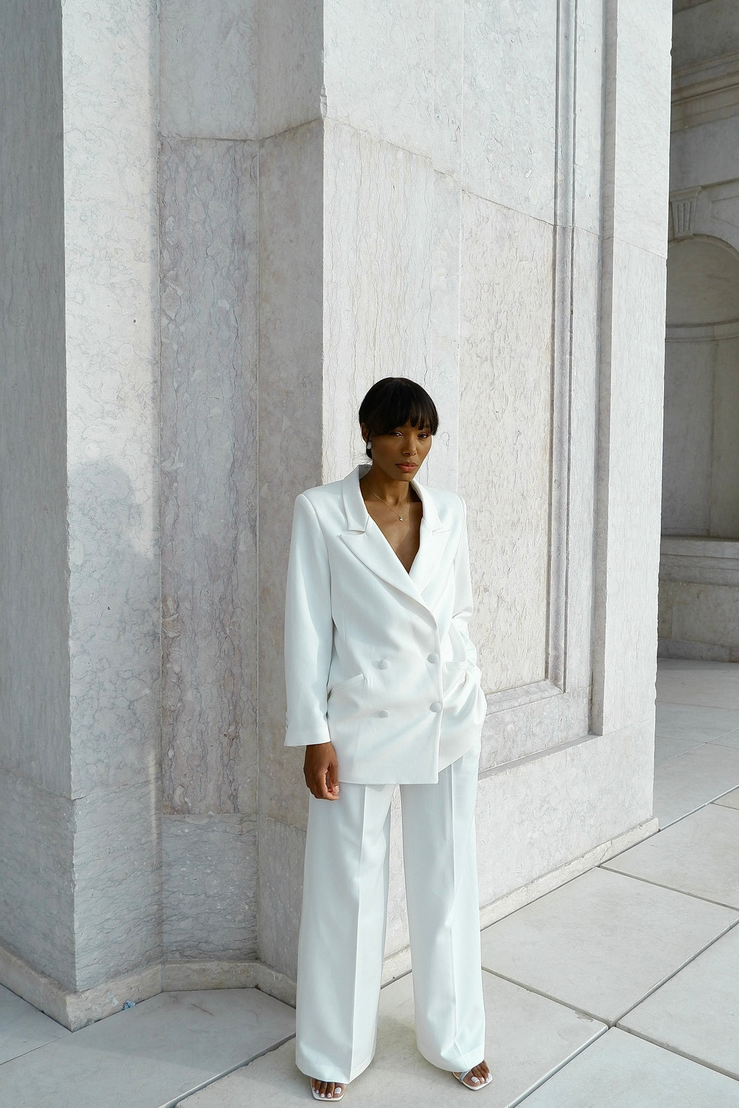 WHITE OVERSIZED BLAZER