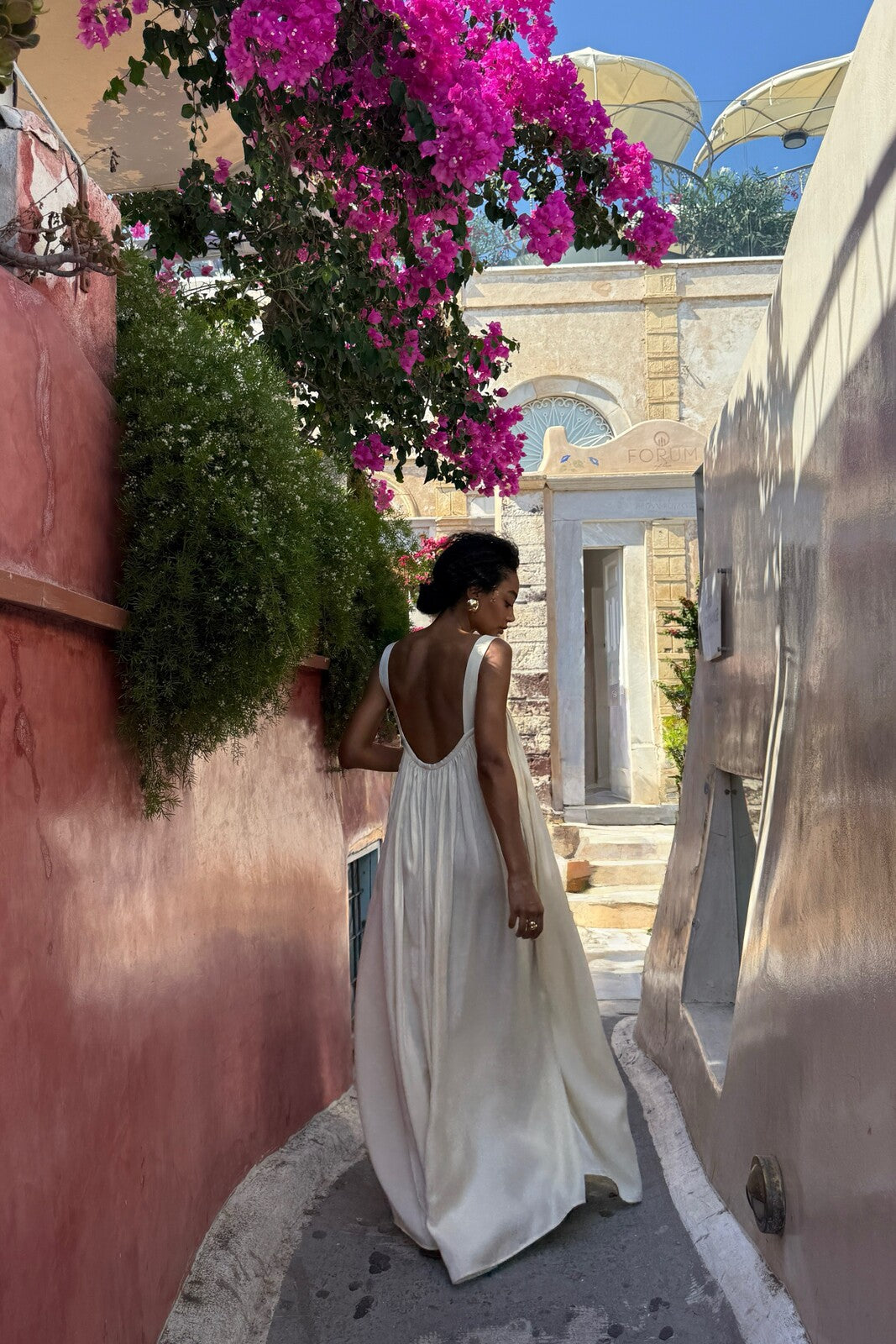 VESTIDO LONGO PÉROLA ACETINADO COSTAS ABERTAS