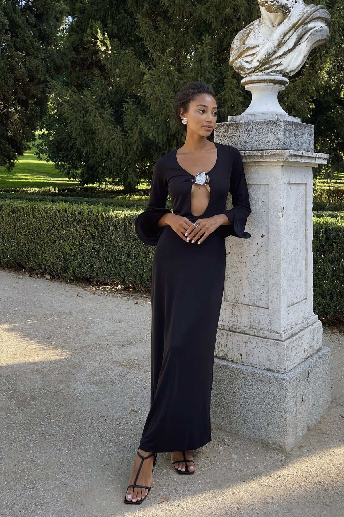 LONG BLACK DRESS WITH APPLIQUÉ