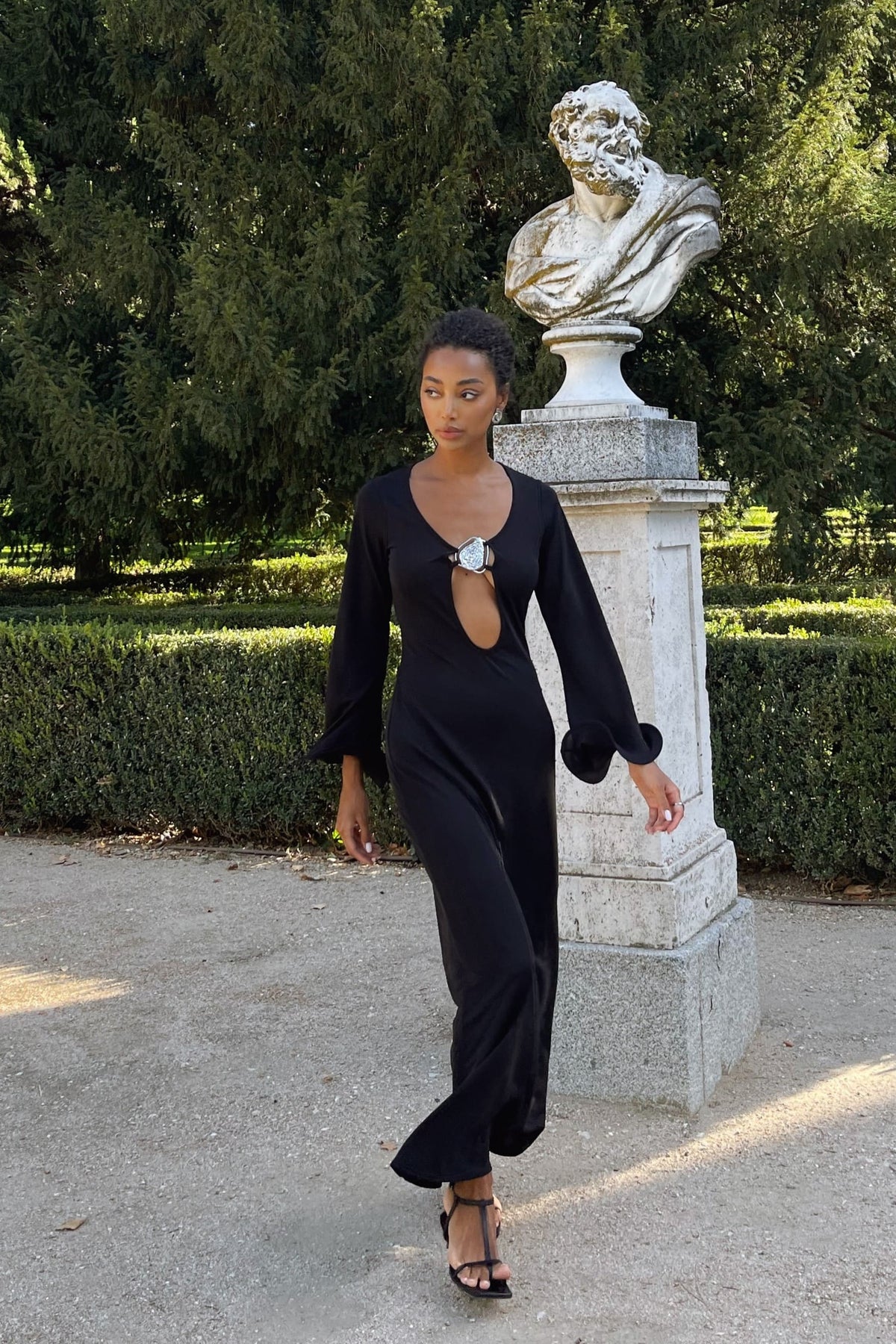 LONG BLACK DRESS WITH APPLIQUÉ